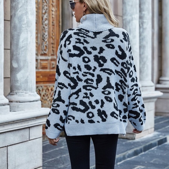 Oversized leopard print Turtleneck sweater camel - Picture 10 of 11